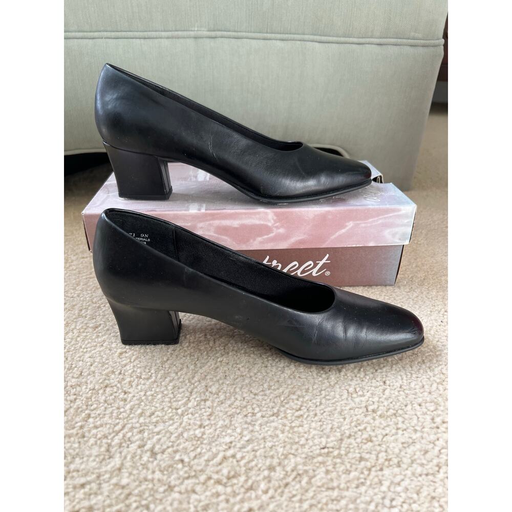 Easy Street Beth Black Faux Leather Low Block Heel Dress Pumps Shoes Size 9 N - Picture 4 of 9